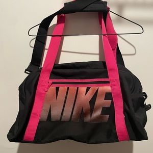Nike Gym  bag in color pink/black.